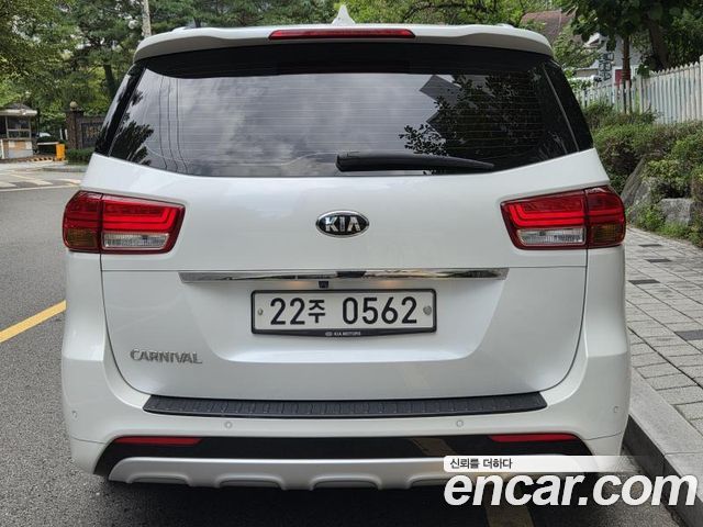 Kia Carnival из Кореи Encar
