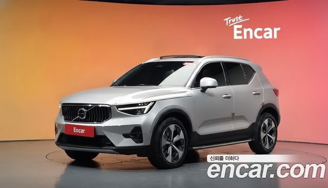 Volvo XC40 B4 Ultimate Bright — пробег 25 676 км — фото 1 из 5