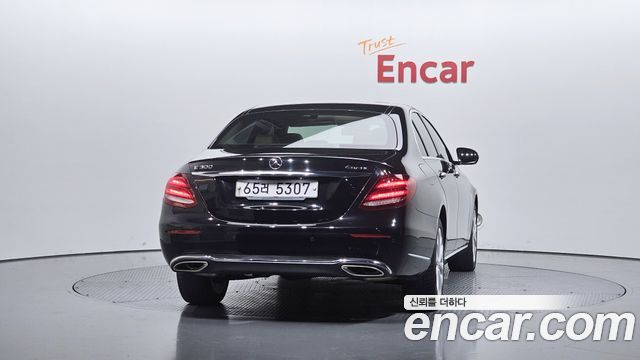 Mercedes-Benz E-Class E300 4MATIC Exclusive Standard — пробег 155 258 км — фото 4 из 5