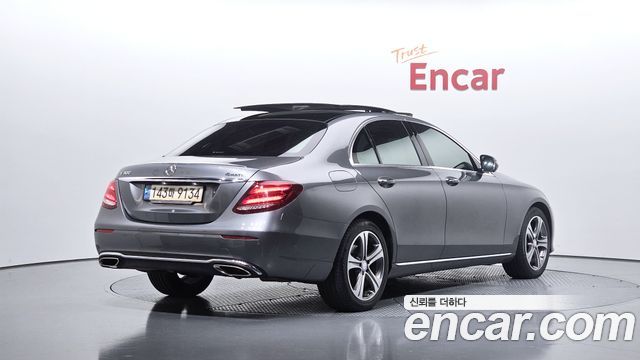 Mercedes-Benz E-Class E300 4MATIC Avnatgarde — пробег 168 534 км — фото 2 из 5