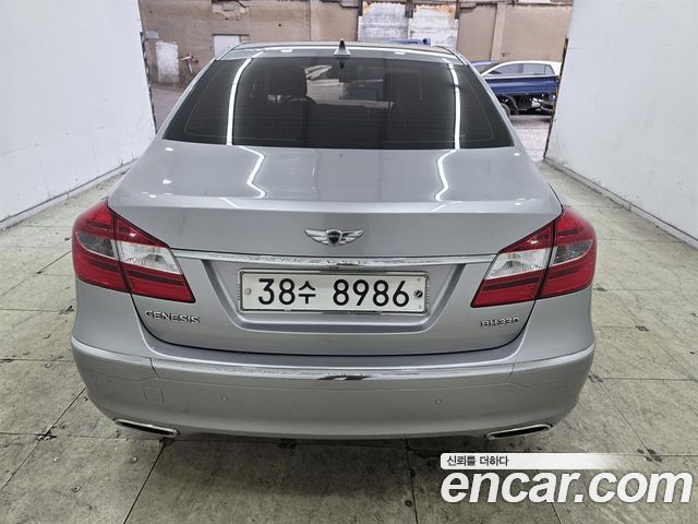 Hyundai Genesis из Кореи Encar