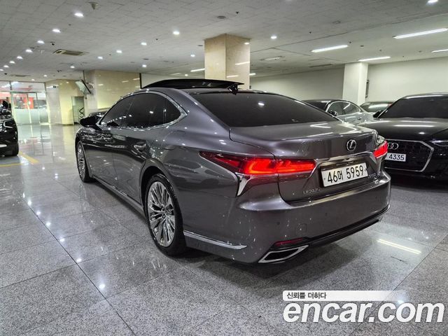Lexus LS 3.5 Luxury AWD — пробег 155 690 км — фото 3 из 5