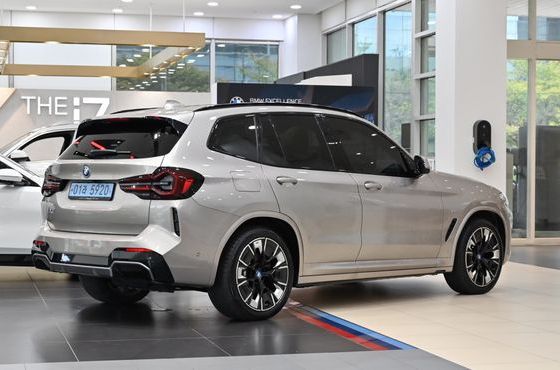 BMW iX3 M Sports — пробег 32 266 км — фото 2 из 5
