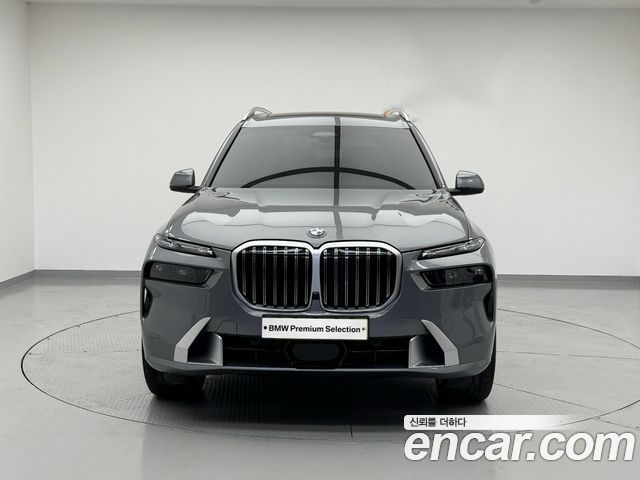 BMW X7 xDrive 40i Design Pure Excellence 7-Seater — пробег 4 060 км — фото 2 из 5