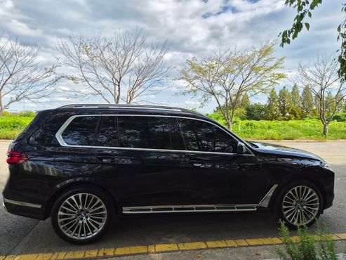 BMW X7 xDrive 40i Design Pure Excellence 6-Seater — пробег 18 000 км — фото 3 из 5