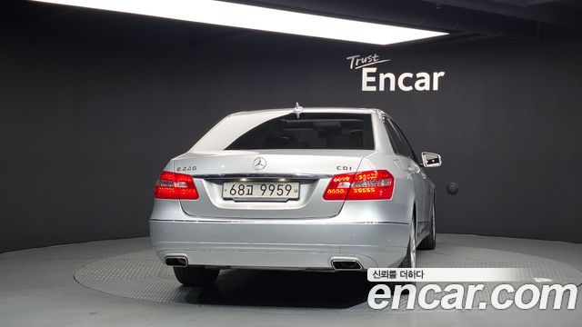 Mercedes-Benz E-Class из Кореи Encar