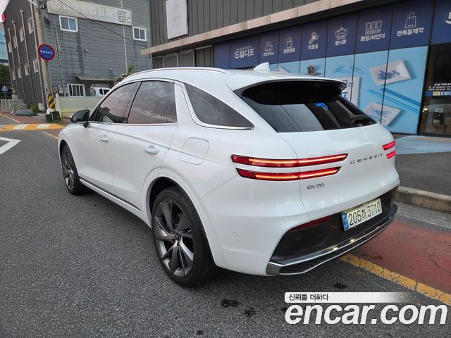 Genesis GV70 2.5T Gasoline 2WD — пробег 11 000 км — фото 2 из 5