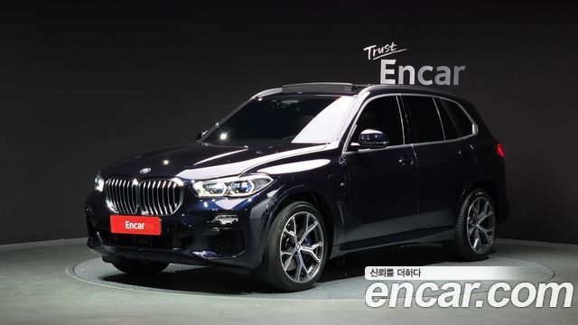 BMW X5 xDrive 45e M Sport — пробег 92 252 км — фото 1 из 5
