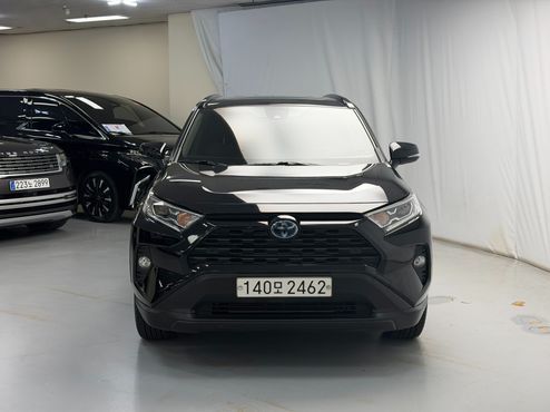 Toyota RAV4 2.5 2WD Hybrid — пробег 106 415 км — фото 1 из 5