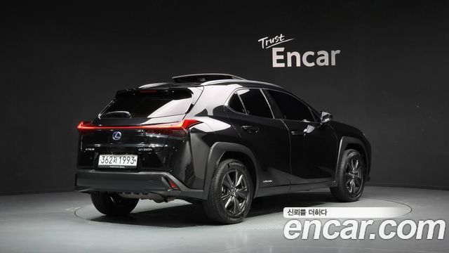 Lexus UX 2.0 2WD — пробег 78 285 км — фото 2 из 5