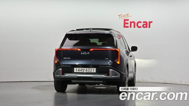 Kia Seltos Gasoline 1.6T 4WD Signature — пробег 4 707 км — фото 4 из 5