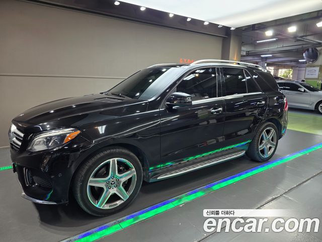 Mercedes-Benz GLE-Class GLE350 d 4MATIC Premium — пробег 104 869 км — фото 1 из 5