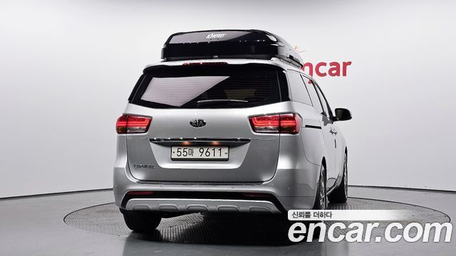 Kia Carnival из Кореи Encar