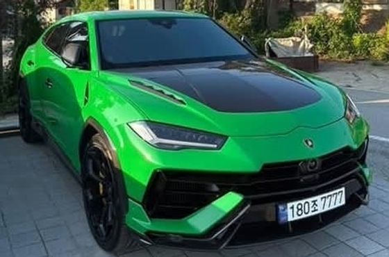 Lamborghini Urus 4.0 V8 Performante — пробег 4 200 км — фото 1 из 5