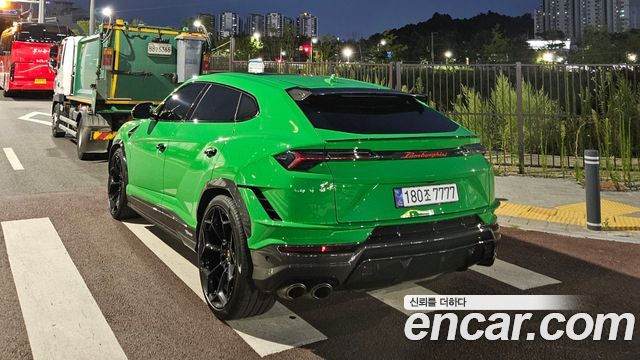 Lamborghini Urus из Кореи Encar