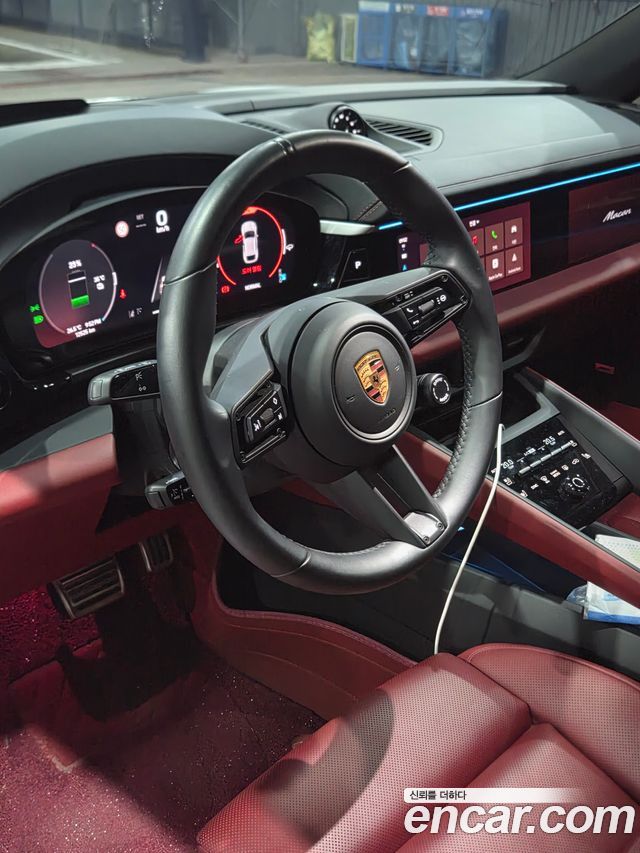 Porsche Macan 4S — пробег 13 500 км — фото 1 из 5