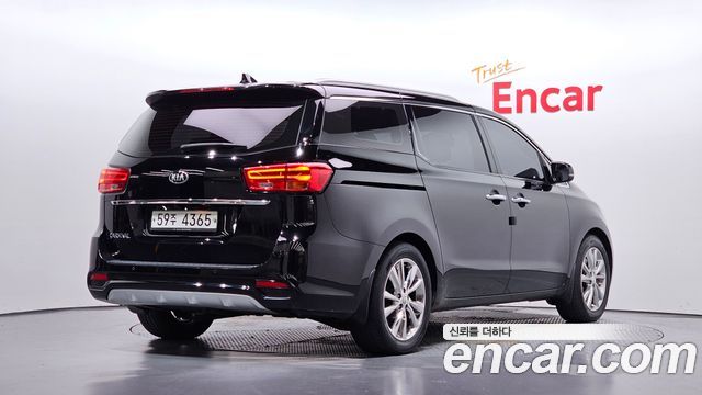 Kia Carnival из Кореи Encar
