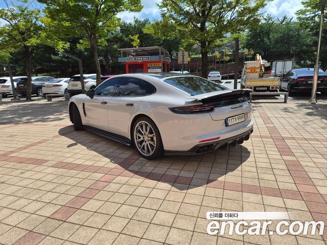 Porsche Panamera 4.0 GTS — пробег 76 000 км — фото 1 из 5