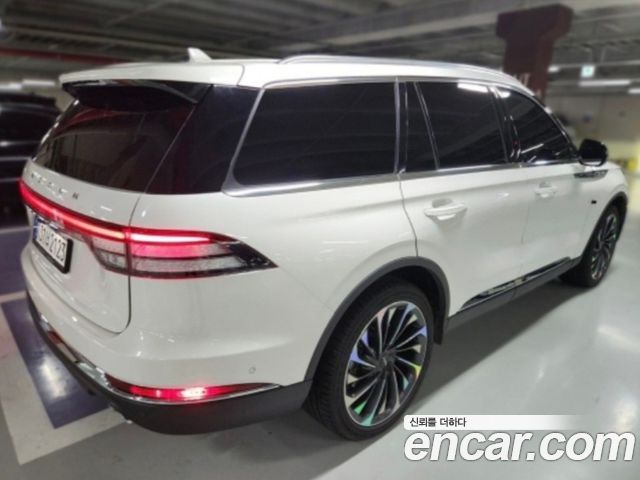 Lincoln Aviator 3.0 Reserve  AWD — пробег 15 750 км — фото 2 из 5