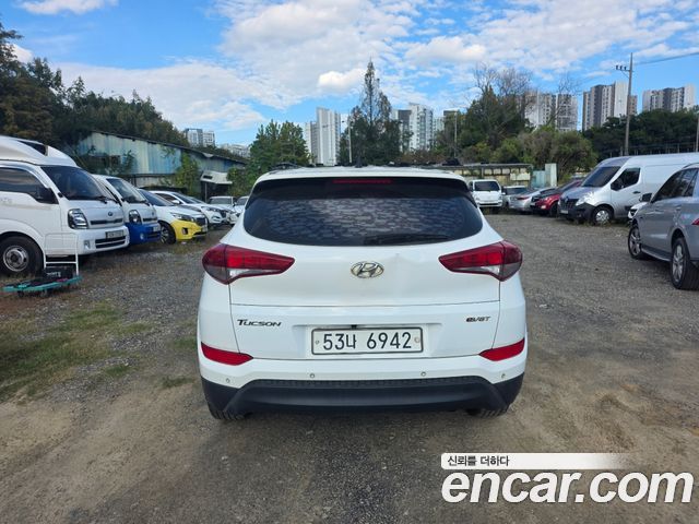 Hyundai Tucson Diesel 1.7 2WD Style — пробег 239 967 км — фото 4 из 5