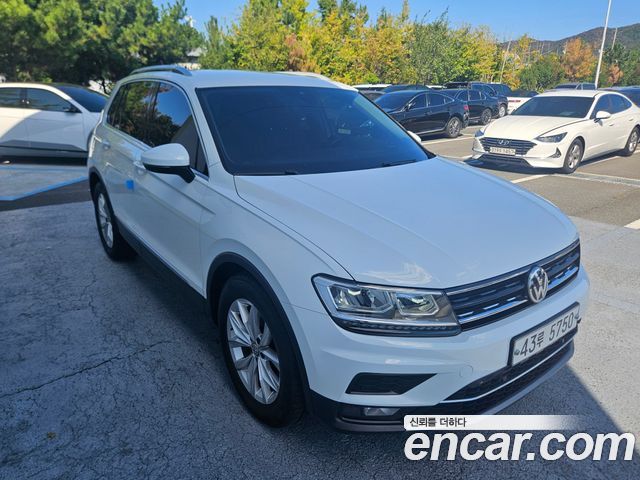 Volkswagen Tiguan 2.0 TDI Premium — пробег 56 864 км — фото 3 из 5