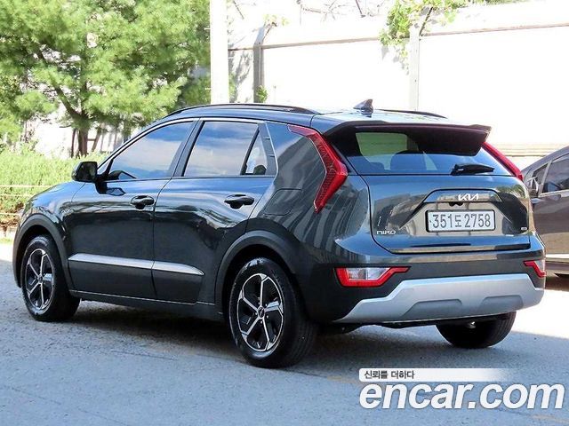 Kia Niro Trendy — пробег 58 270 км — фото 3 из 5