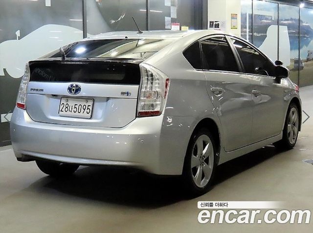 Toyota Prius 1.8 — пробег 141 487 км — фото 4 из 5
