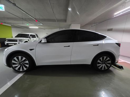 Tesla Model Y Long Range AWD — пробег 31 000 км — фото 4 из 5