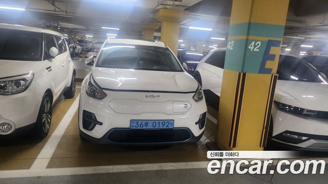 Kia Niro Prestige — пробег 330 671 км — фото 1 из 5
