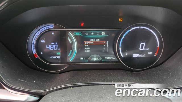 Kia Niro Prestige — пробег 330 671 км — фото 2 из 5