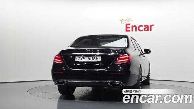 Mercedes-Benz E-Class из Кореи Encar