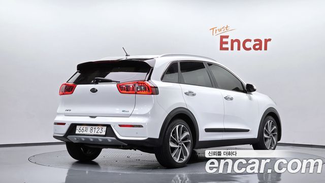 Kia Niro Noblesse — пробег 80 110 км — фото 2 из 5
