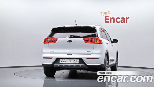 Kia Niro Noblesse — пробег 80 110 км — фото 4 из 5