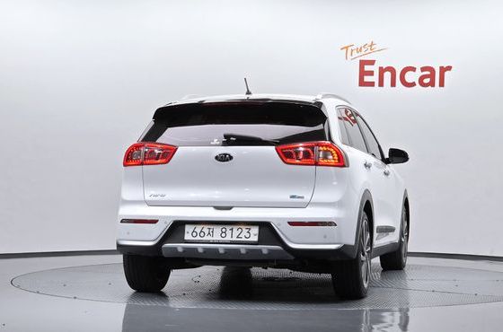 Kia Niro Noblesse — пробег 80 110 км — фото 4 из 5