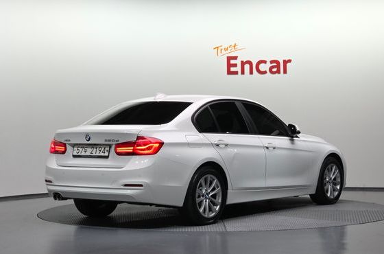 BMW 3-Series 320d xDrive — пробег 91 879 км — фото 2 из 5