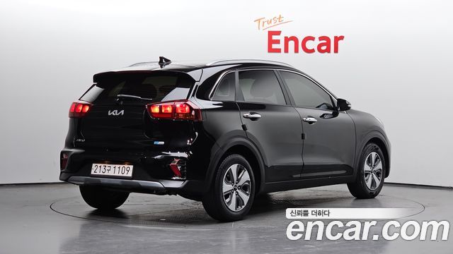 Kia Niro 1.6 HEV Trendy — пробег 99 040 км — фото 2 из 5