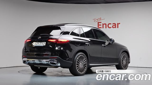 Mercedes-Benz GLC-Class GLC300 4MATIC AMG Line — пробег 13 918 км — фото 2 из 5