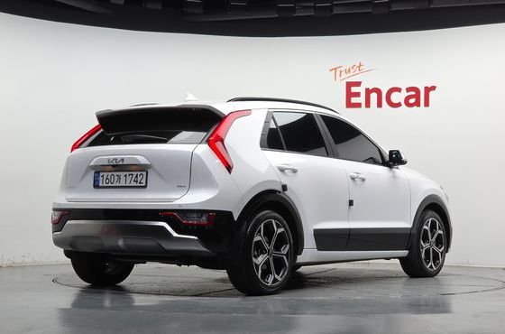 Kia Niro Signature — пробег 40 032 км — фото 2 из 5