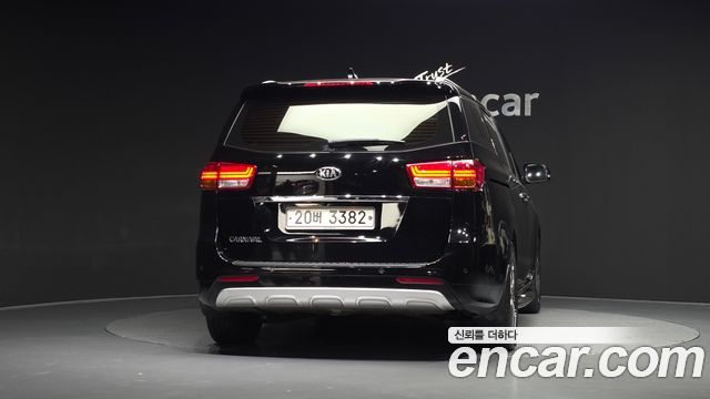 Kia Carnival 9-seater Noblesse — пробег 74 332 км — фото 4 из 5