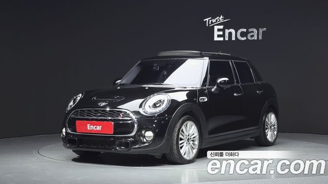 Mini Cooper 5Door Standard 3rd — пробег 80 937 км — фото 1 из 5
