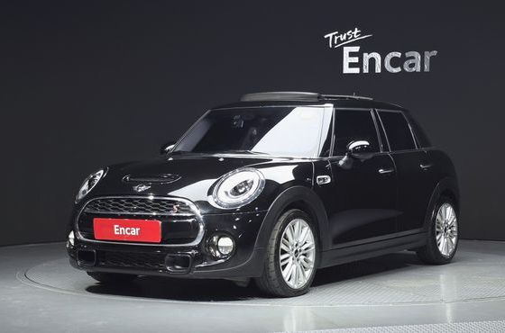 Mini Cooper 5Door Standard 3rd — пробег 80 937 км — фото 1 из 5