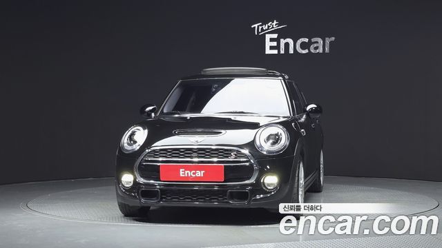 Mini Cooper 5Door Standard 3rd — пробег 80 937 км — фото 3 из 5