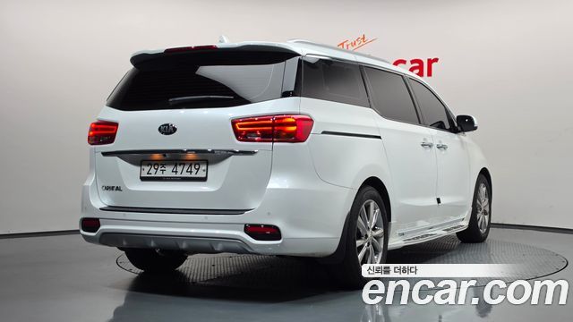 Kia Carnival из Кореи Encar
