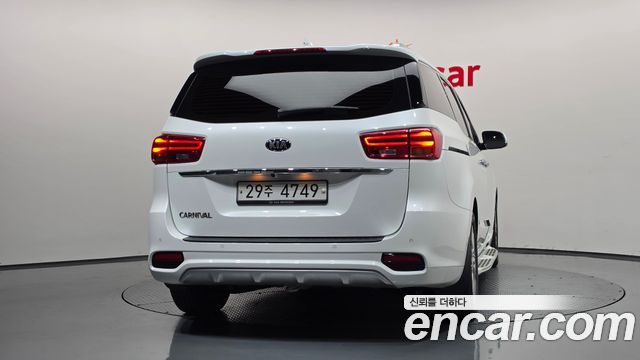 Kia Carnival из Кореи Encar