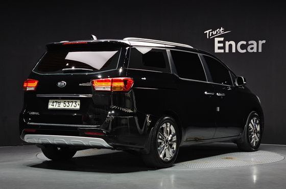 Kia Carnival 9-seater Prestige — пробег 137 650 км — фото 2 из 5