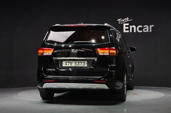 Kia Carnival 9-seater Prestige — пробег 137 650 км — фото 4 из 5