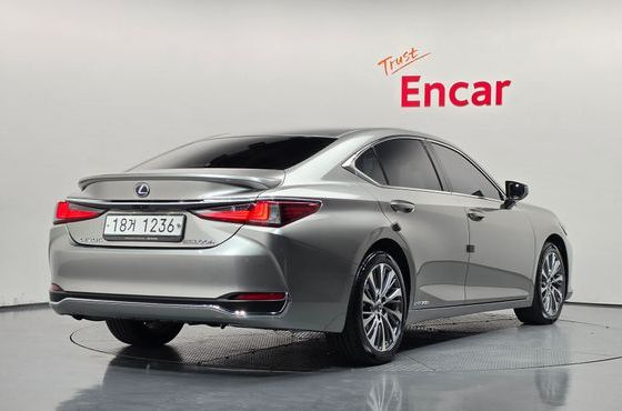Lexus ES Luxury — пробег 69 299 км — фото 2 из 5