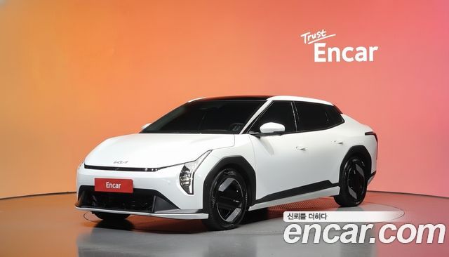 Kia EV4 Long Range 2WD Earth — пробег 29 452 км — фото 1 из 5