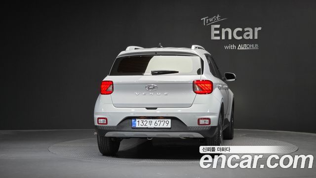 Hyundai Venue 1,6 Premium — пробег 11 659 км — фото 4 из 5