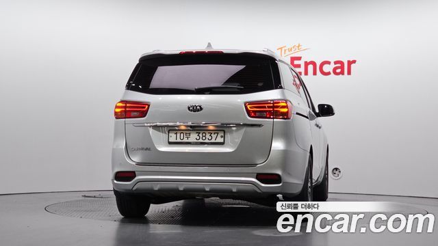 Kia Carnival из Кореи Encar